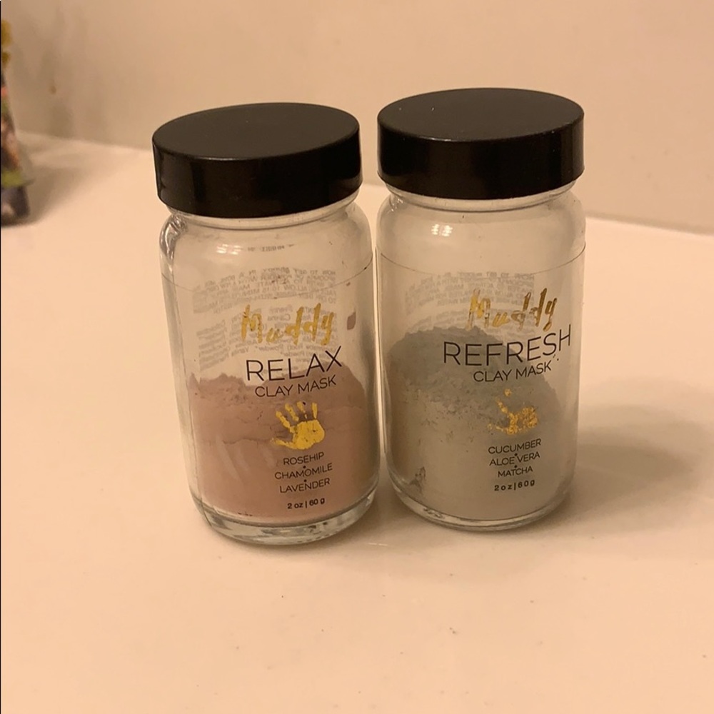 Muddy body clay mask